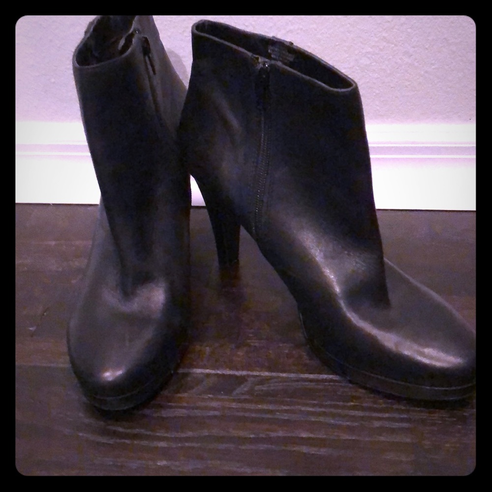Nine West Black Platform Ankle Boot
